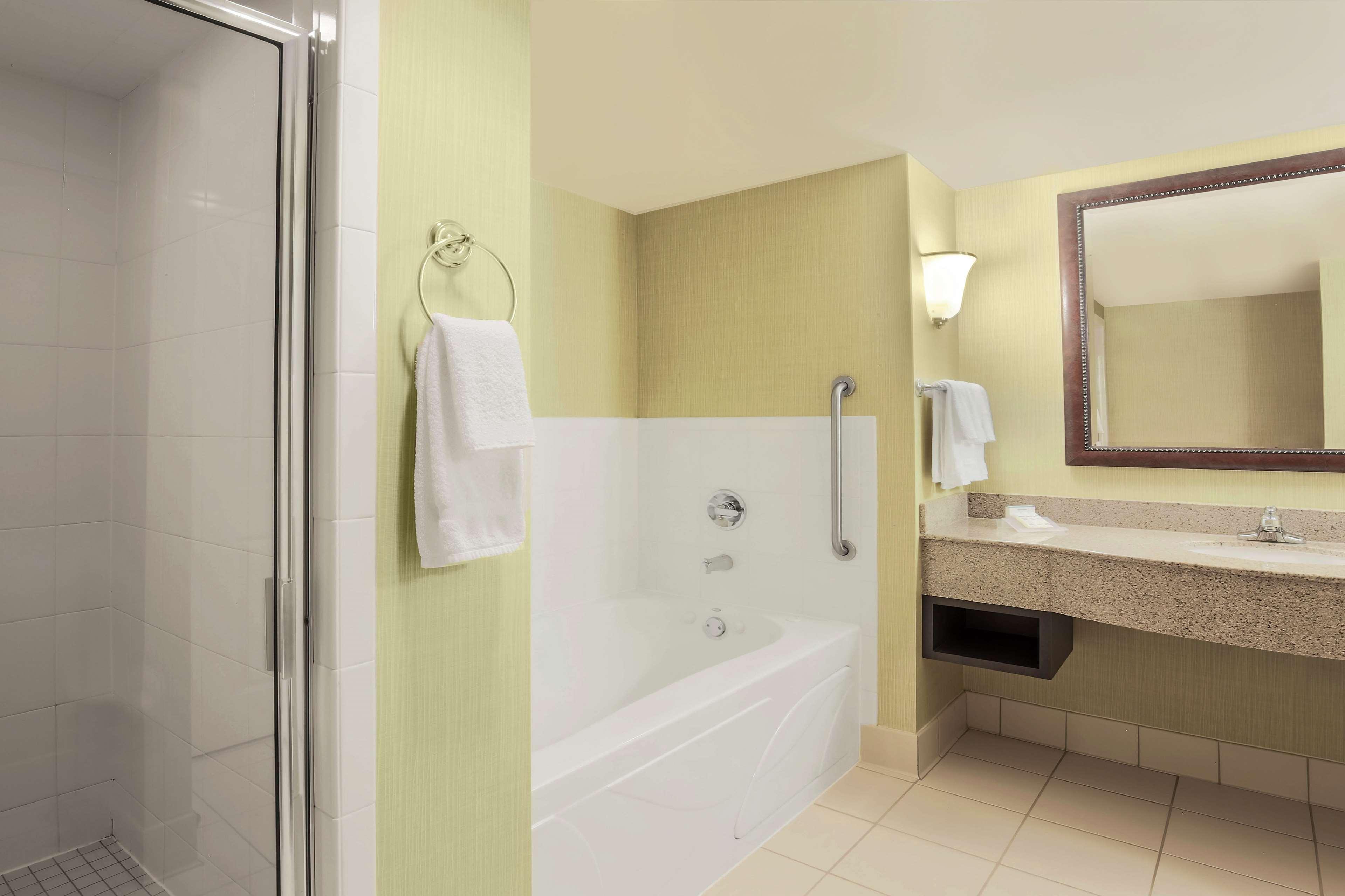 Hilton Garden Inn Chicago/Midway Airport Bedford Park Экстерьер фото