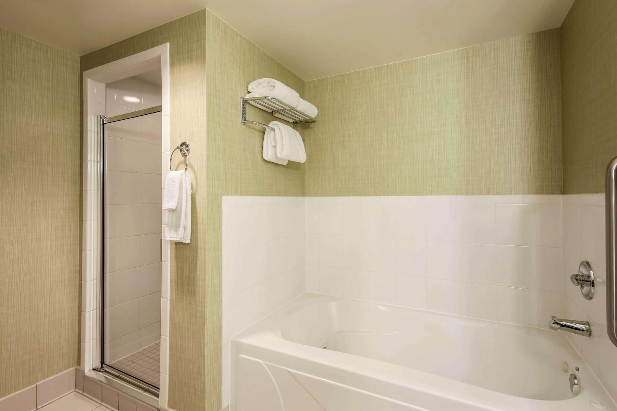 Hilton Garden Inn Chicago/Midway Airport Bedford Park Экстерьер фото