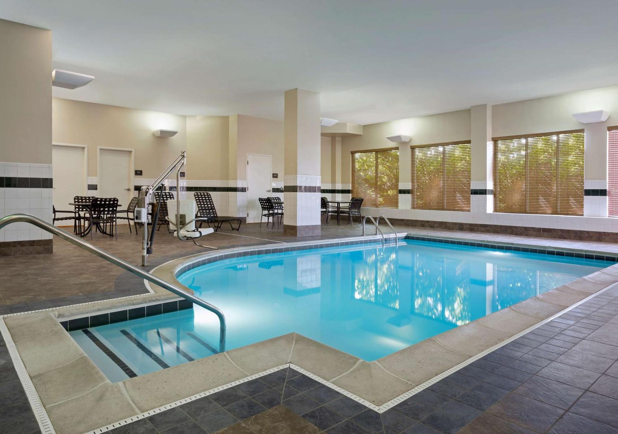 Hilton Garden Inn Chicago/Midway Airport Bedford Park Экстерьер фото